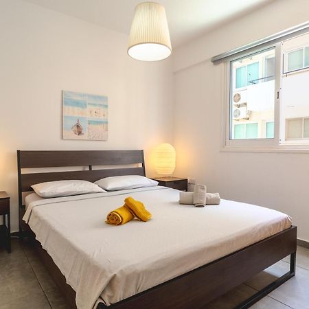 Appartement Kave Blue Mackenzie 1 Bdr Flat With Pool à Larnaca Extérieur photo