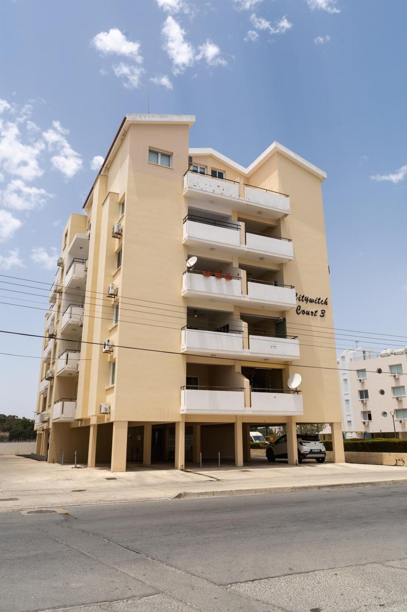 Appartement Kave Blue Mackenzie 1 Bdr Flat With Pool à Larnaca Extérieur photo