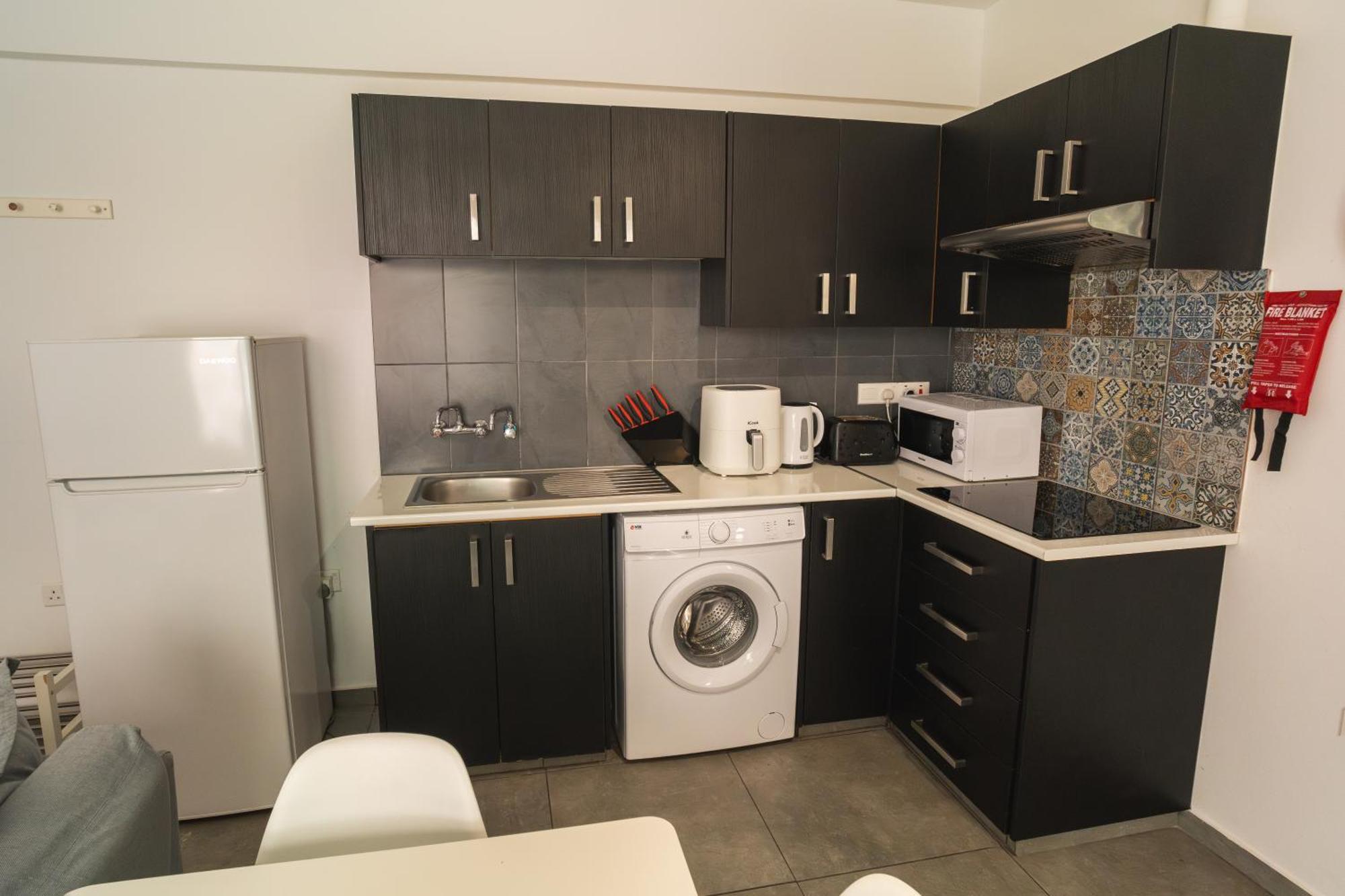 Appartement Kave Blue Mackenzie 1 Bdr Flat With Pool à Larnaca Extérieur photo
